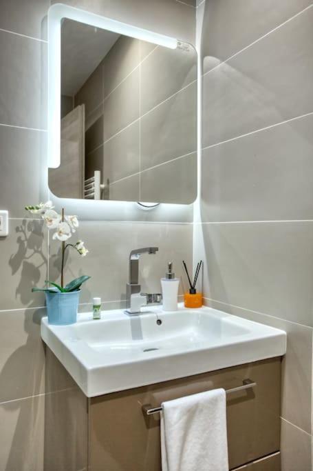 Amazing Apart New Bastille 3 Bedrooms 2 Bathrooms Paris Luaran gambar