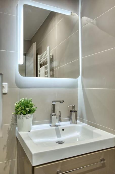 Amazing Apart New Bastille 3 Bedrooms 2 Bathrooms Paris Luaran gambar